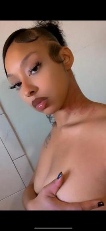 ARIA, 23  female escort, Visalia