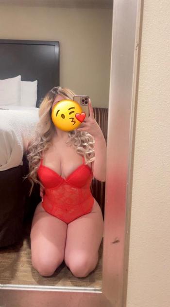 Coco, 24  female escort, Visalia