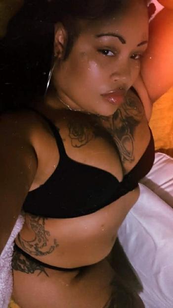 Lay pay, 28  female escort, Visalia