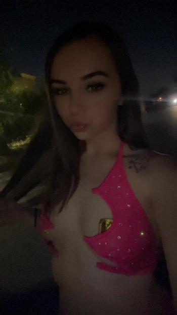 prada, 22  female escort, Visalia