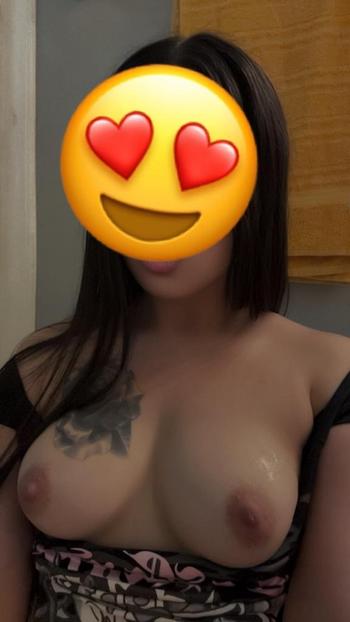 Cherry, 23  female escort, Visalia