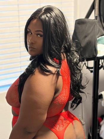 Lexie, 24  female escort, Visalia
