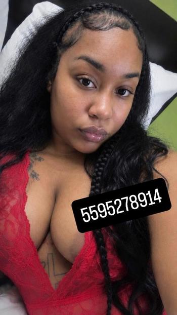 Meilani, 24  female escort, Visalia
