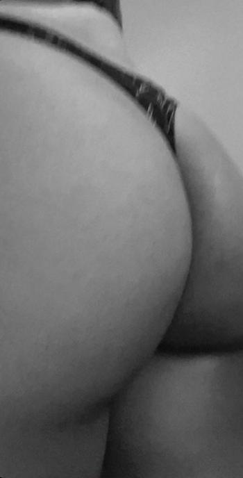 Bianca, 22  female escort, Visalia